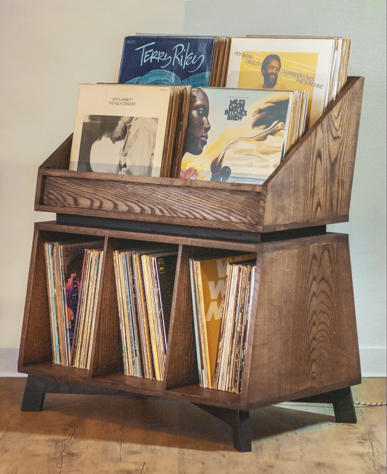 Meuble présentoir à vinyles