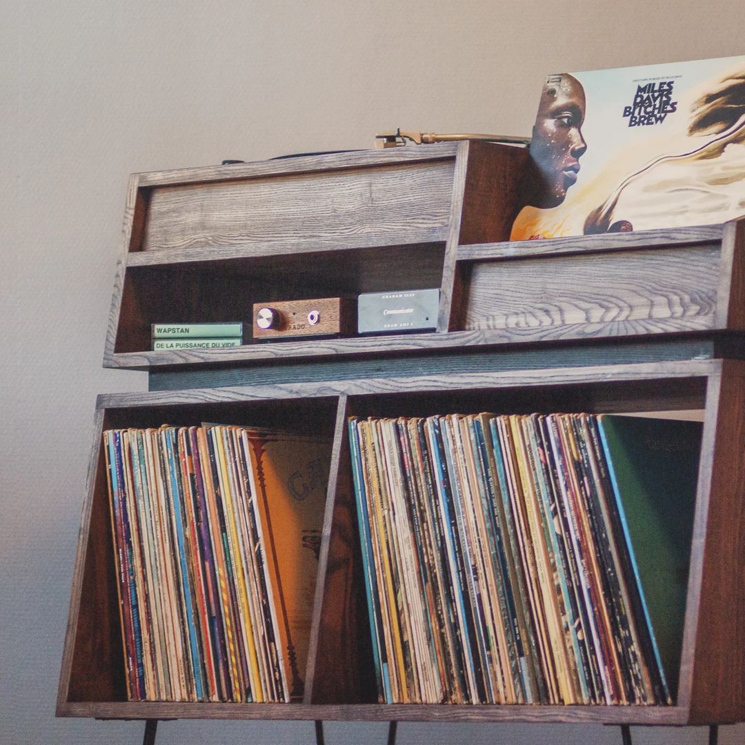 Meuble hi-fi à platine vinyle