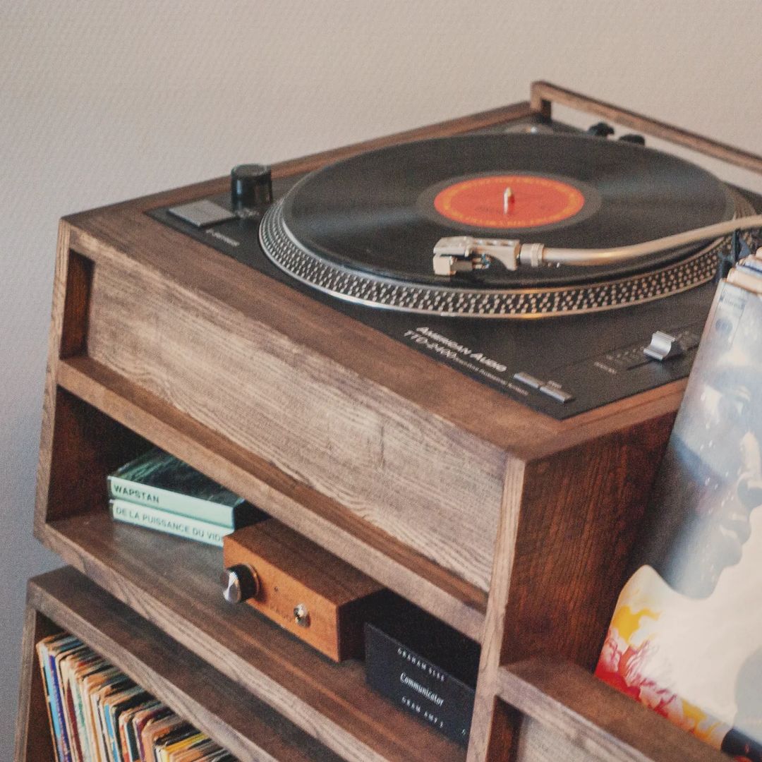 Meuble hi-fi à platine vinyle
